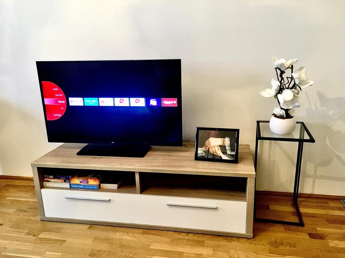 2 Bedroom Apartment Next To Metro U1 And Garage Parking Viena Exterior foto