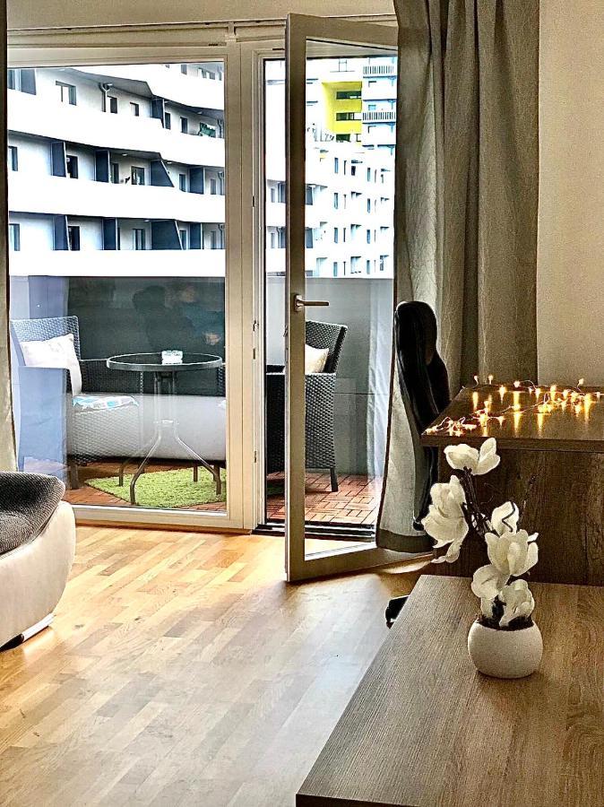 2 Bedroom Apartment Next To Metro U1 And Garage Parking Viena Exterior foto