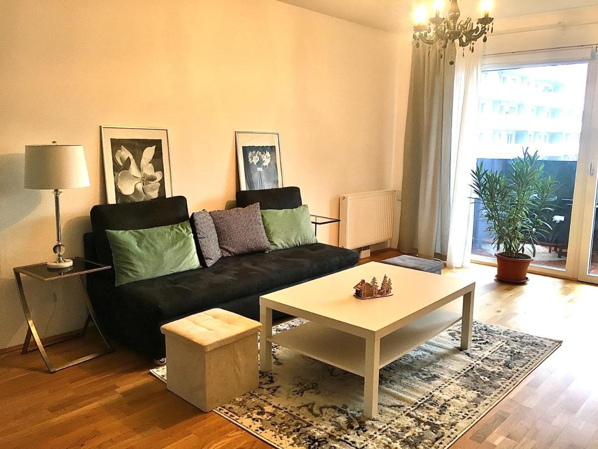 2 Bedroom Apartment Next To Metro U1 And Garage Parking Viena Exterior foto
