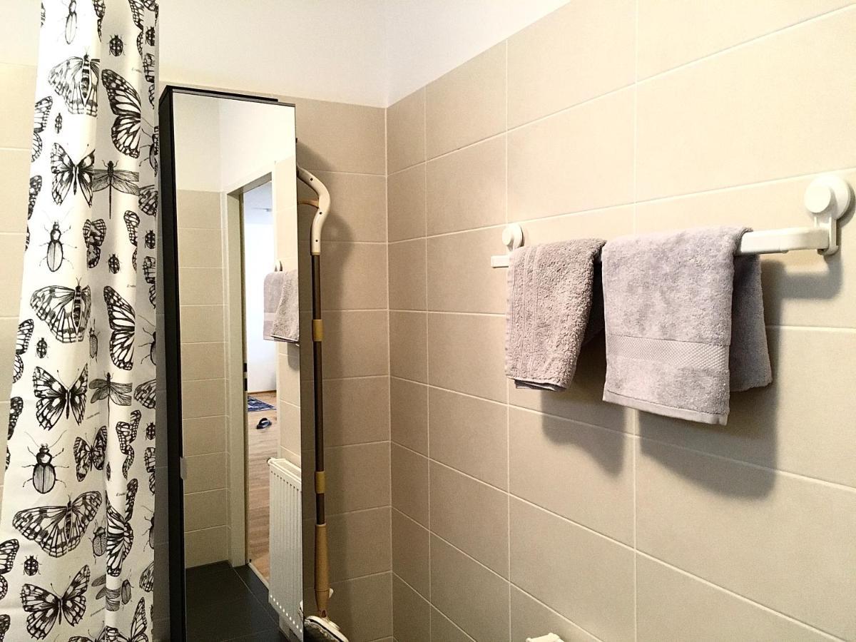 2 Bedroom Apartment Next To Metro U1 And Garage Parking Viena Exterior foto